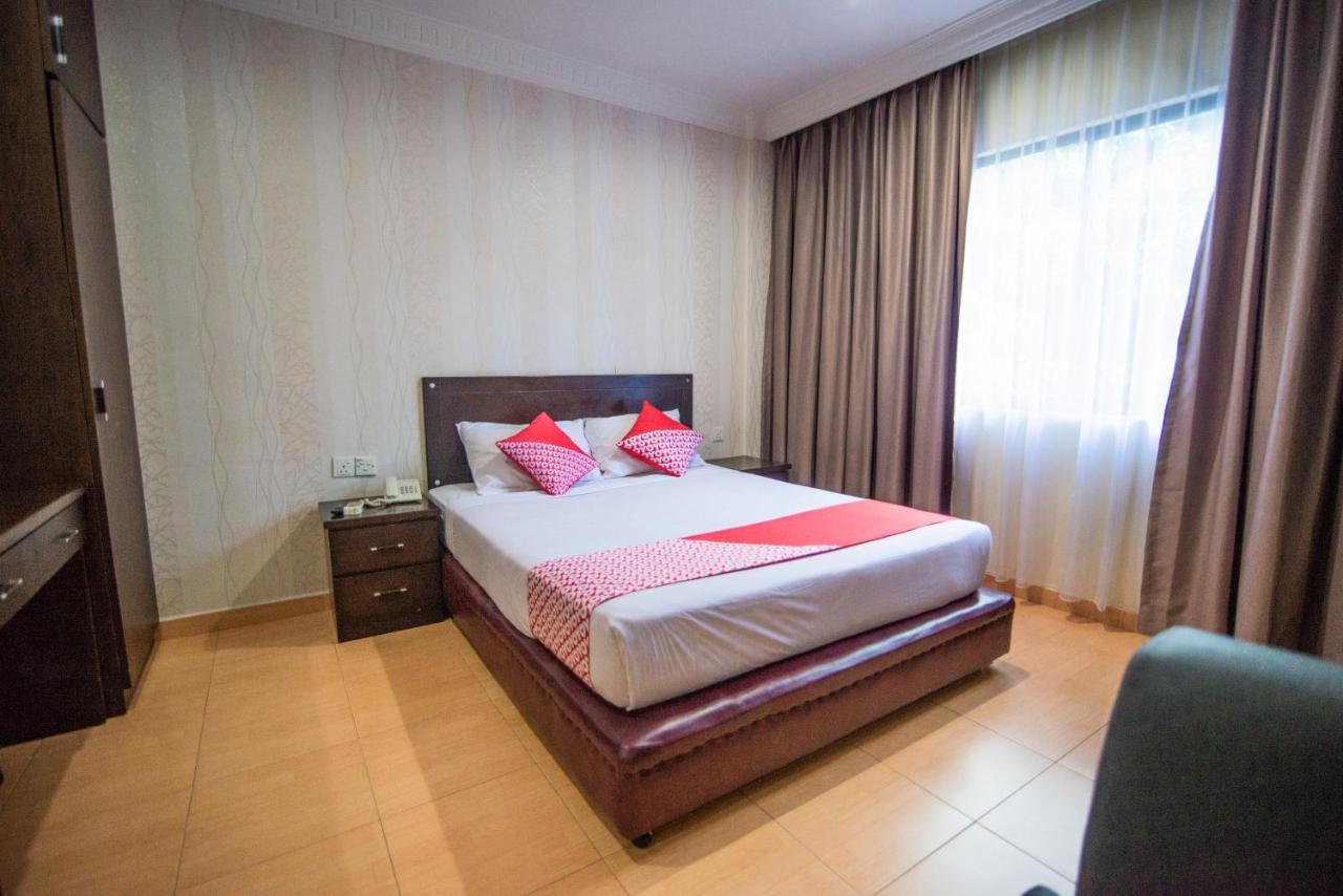 Halim Hotel Tanjung Pinang Dış mekan fotoğraf