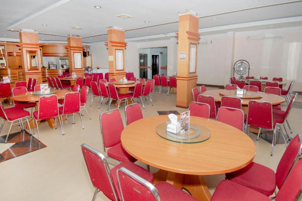Halim Hotel Tanjung Pinang Dış mekan fotoğraf